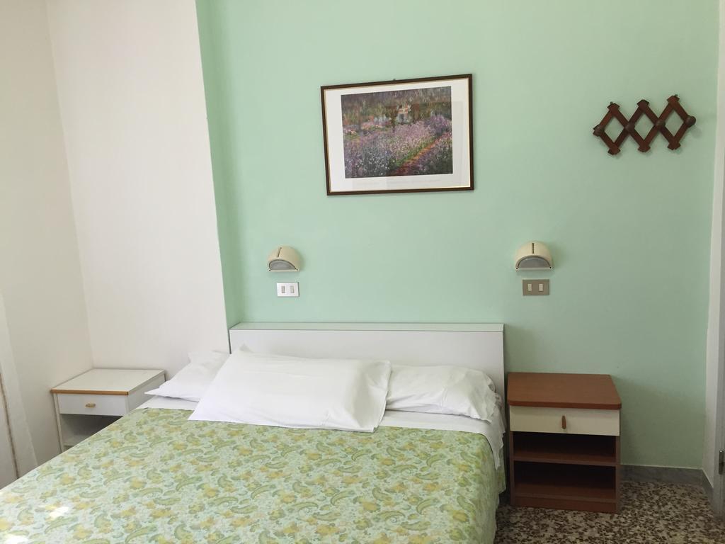 Hotel Toledo リミニ 部屋 写真
