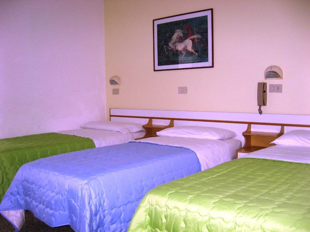 Hotel Toledo リミニ 部屋 写真